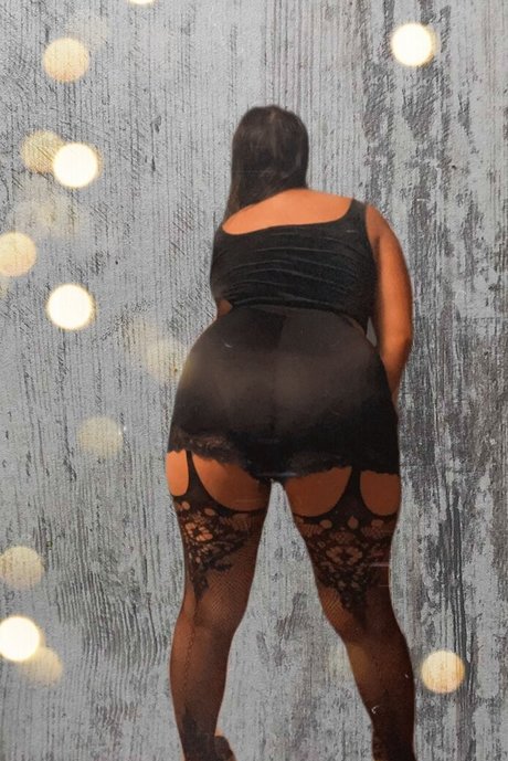 Naakte gelekte OnlyFans-foto van Goldnpersephone
