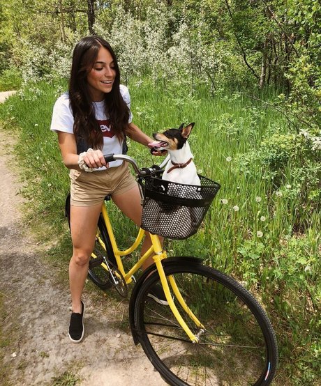 Naakte gelekte OnlyFans-foto van Brigit Sinaga