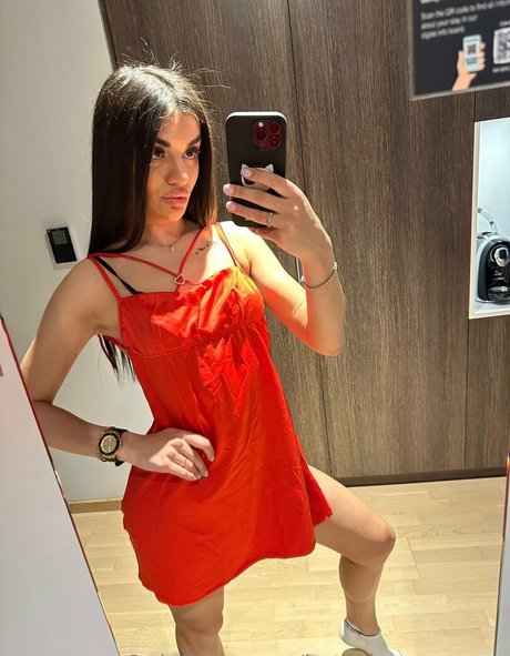 Naakte gelekte OnlyFans-foto van Katarinapopova