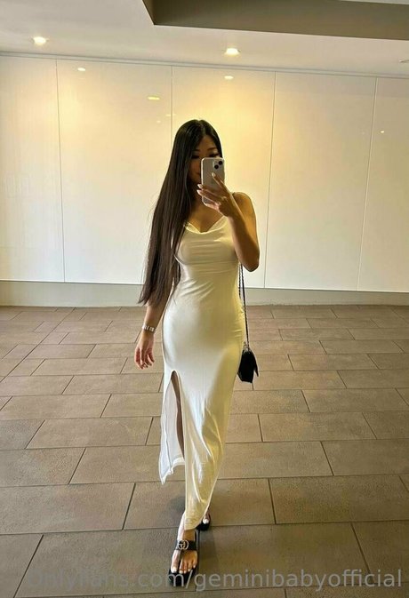 Naakte gelekte OnlyFans-foto van Geminibabyofficial