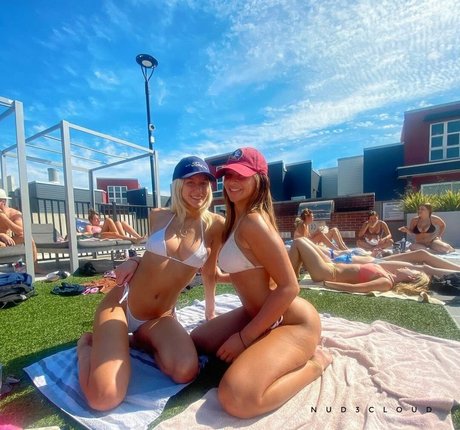 Naakte gelekte OnlyFans-foto van Madison Horacek