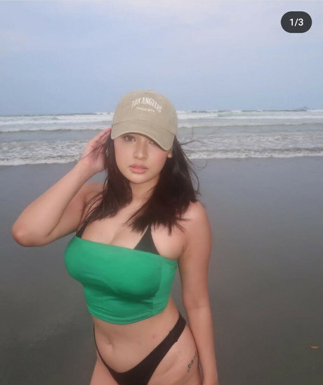 Naakte gelekte OnlyFans-foto van Chrissiane Gaile