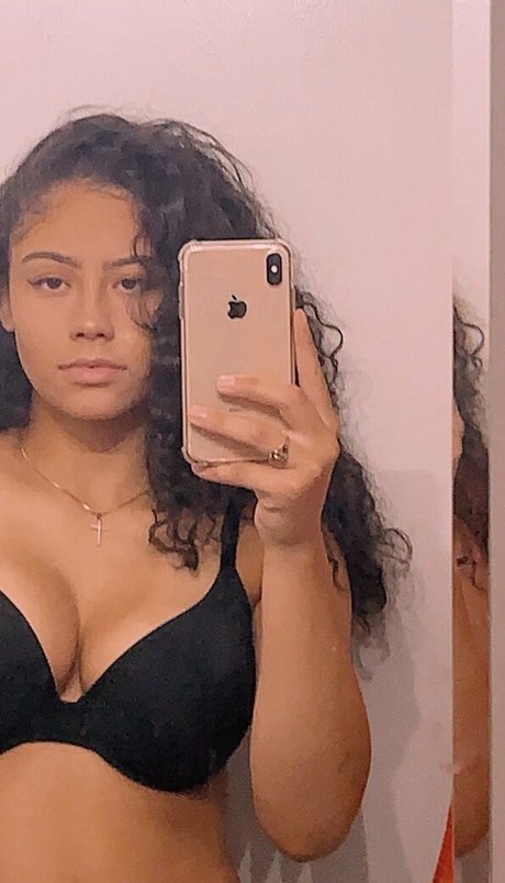Naakte gelekte OnlyFans-foto van Yamiflex