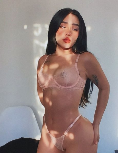 Naakte gelekte OnlyFans-foto van Kalyaispuroo