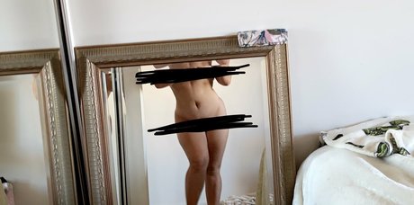 Naakte gelekte OnlyFans-foto van Maryamk10115