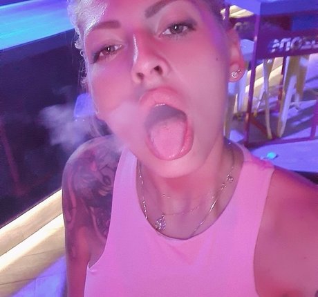 Naakte gelekte OnlyFans-foto van Emmiesix