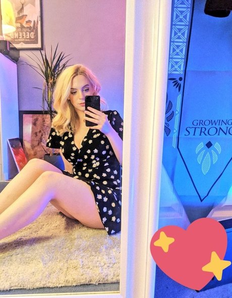 Naakte gelekte OnlyFans-foto van Louiseyhannah