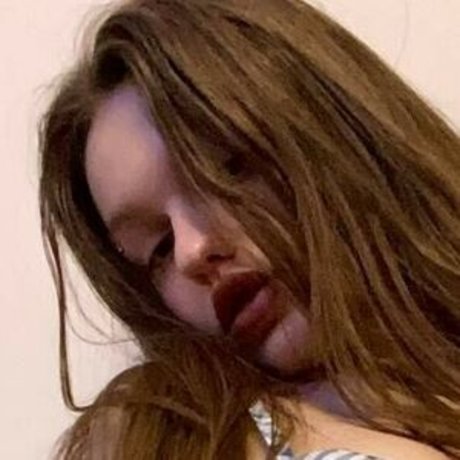 Naakte gelekte OnlyFans-foto van Hairybarbie