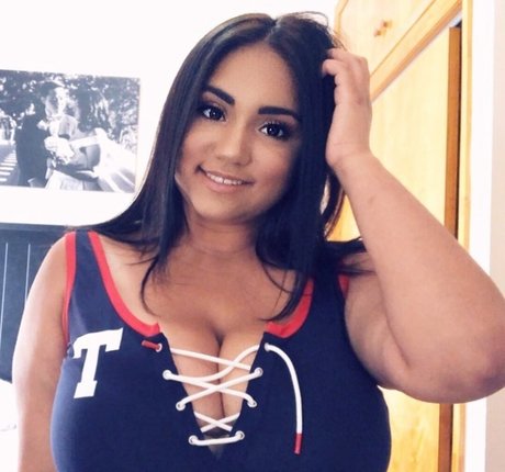 Naakte gelekte OnlyFans-foto van Mynamesydalia