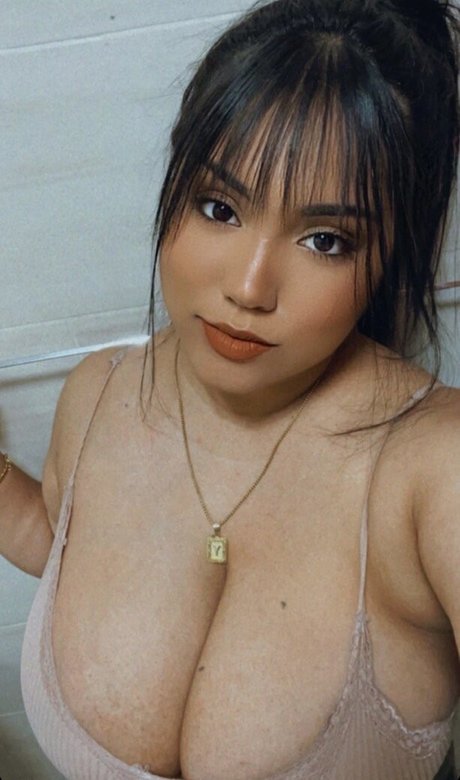 Naakte gelekte OnlyFans-foto van Mynamesydalia