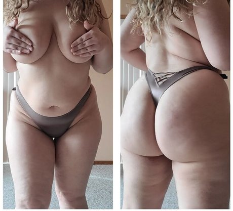 Naakte gelekte OnlyFans-foto van Mistress 420