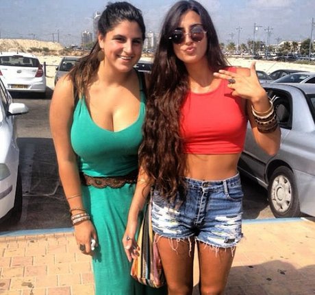 Naakte gelekte OnlyFans-foto van Coral Hagag