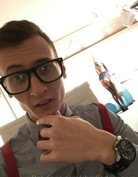Naakte gelekte OnlyFans-foto van Charliedeanporn