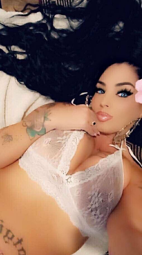 Naakte gelekte OnlyFans-foto van Sexistrawberry5611