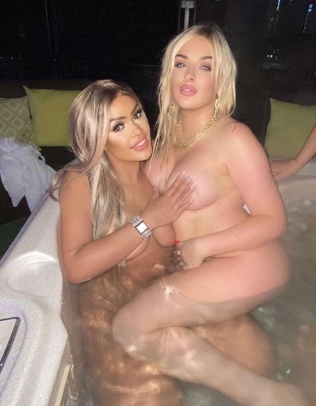 Naakte gelekte OnlyFans-foto van Jill Leslie