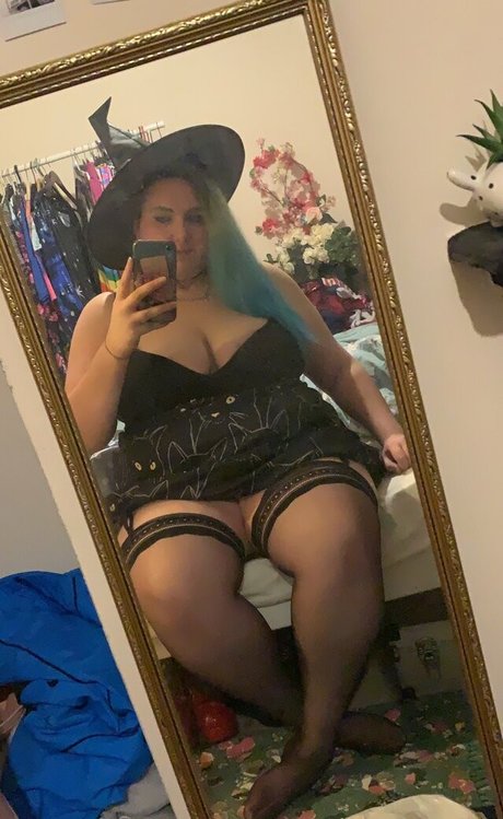 Naakte gelekte OnlyFans-foto van Katie Blush Bbw