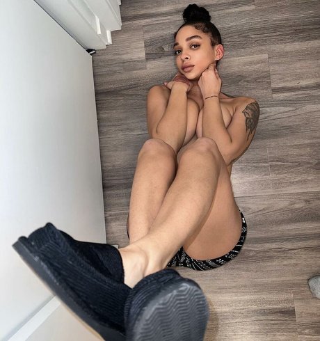 Naakte gelekte OnlyFans-foto van Baddie Bran
