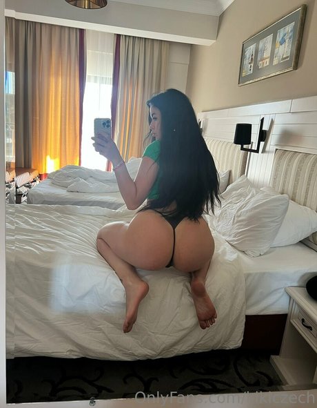 Naakte gelekte OnlyFans-foto van Kristyna Marikova