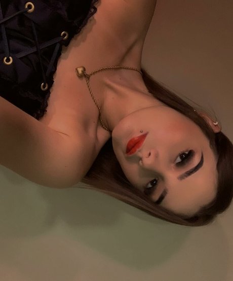 Naakte gelekte OnlyFans-foto van Kamillapatricio