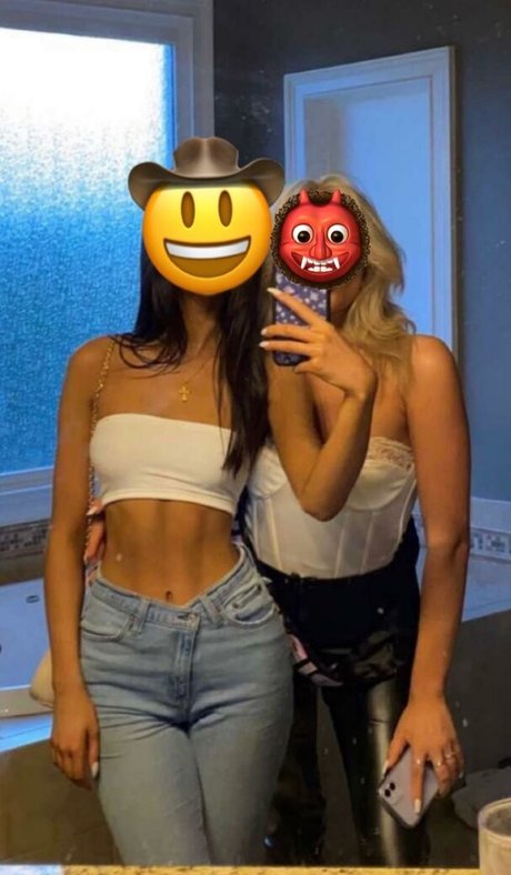 Naakte gelekte OnlyFans-foto van Alliesincollege