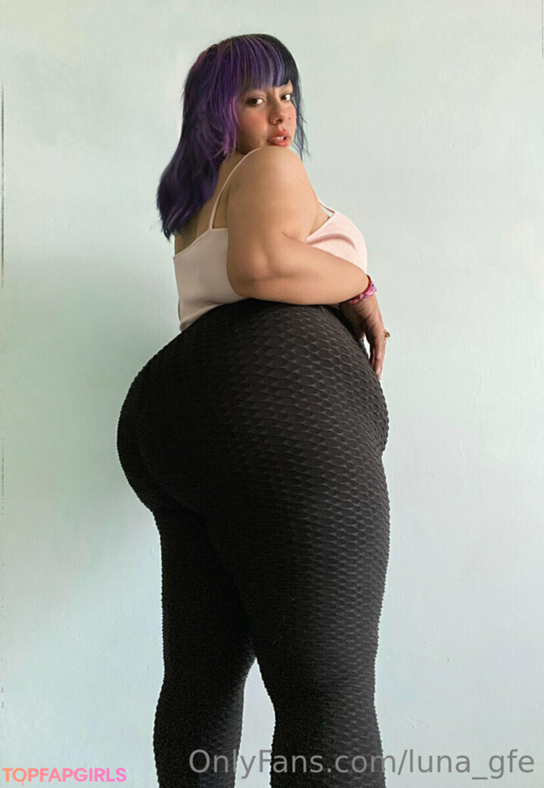 Naakte gelekte OnlyFans-foto van Lunagfe #9 Naakte gelekte OnlyFans-foto van Lunagfe #9