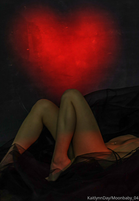 Naakte gelekte OnlyFans-foto van Moonbabyfuxk