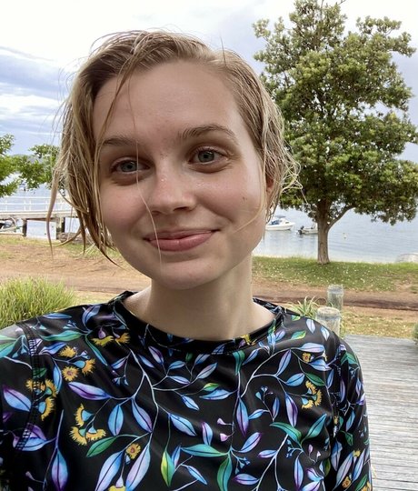 Naakte gelekte OnlyFans-foto van Angourie Rice