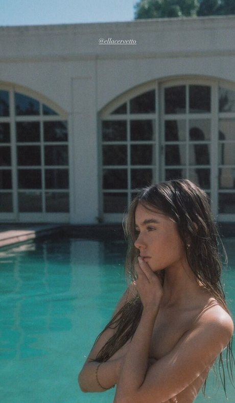 Naakte gelekte OnlyFans-foto van Ella Grace Cervetto