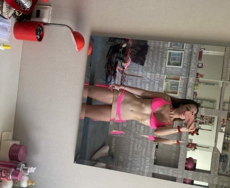 Naakte gelekte OnlyFans-foto van Pula Bath