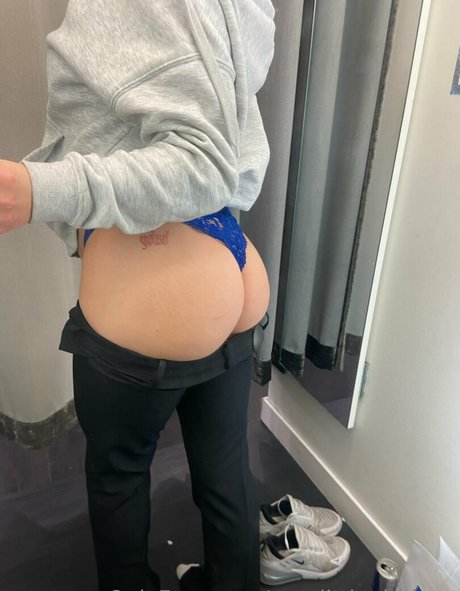 Yourlittlegirllana