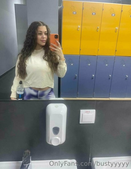 Bustyyyyy