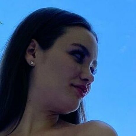 Naakte gelekte OnlyFans-foto van Stellasummers