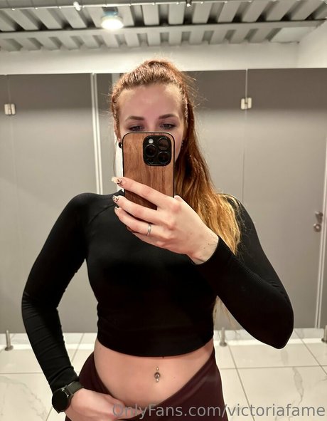 Naakte gelekte OnlyFans-foto van Victoriafame