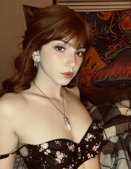 Naakte gelekte OnlyFans-foto van Irresistibleivy