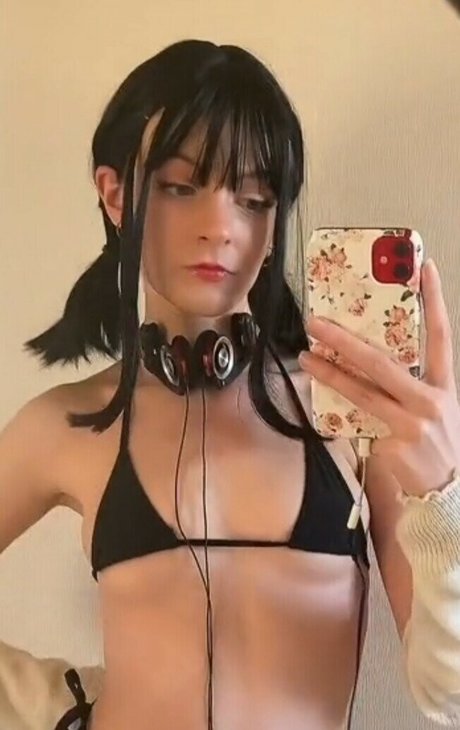 Naakte gelekte OnlyFans-foto van Unsoliel Cos