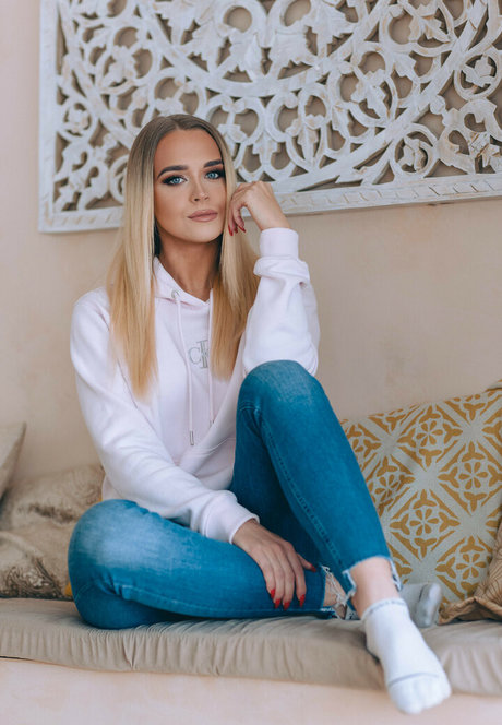 Naakte gelekte OnlyFans-foto van Desiree Mumm