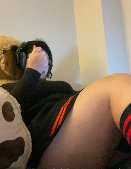 Naakte gelekte OnlyFans-foto van Taerapfree