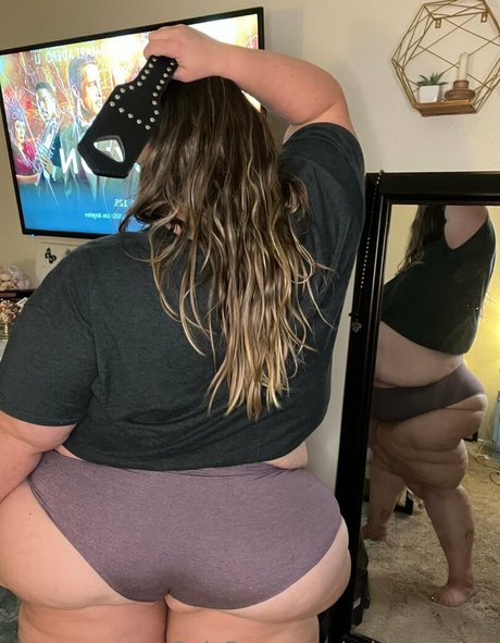 Naakte gelekte OnlyFans-foto van Ssbbwamber