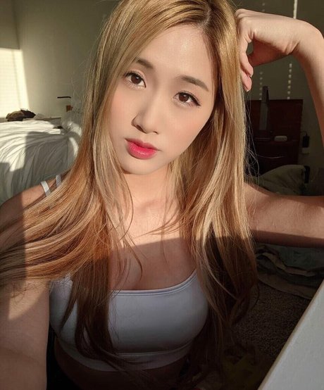 Naakte gelekte OnlyFans-foto van Yougelly