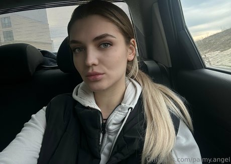 Naakte gelekte OnlyFans-foto van Palmyangel
