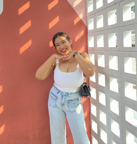 Naakte gelekte OnlyFans-foto van Aoy Chitchanok