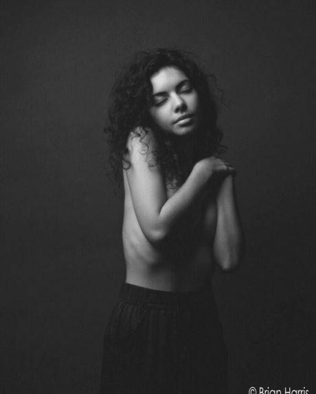 Naakte gelekte OnlyFans-foto van Paola S