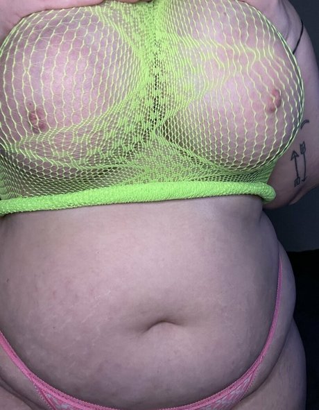 Naakte gelekte OnlyFans-foto van Peachyinwonderland