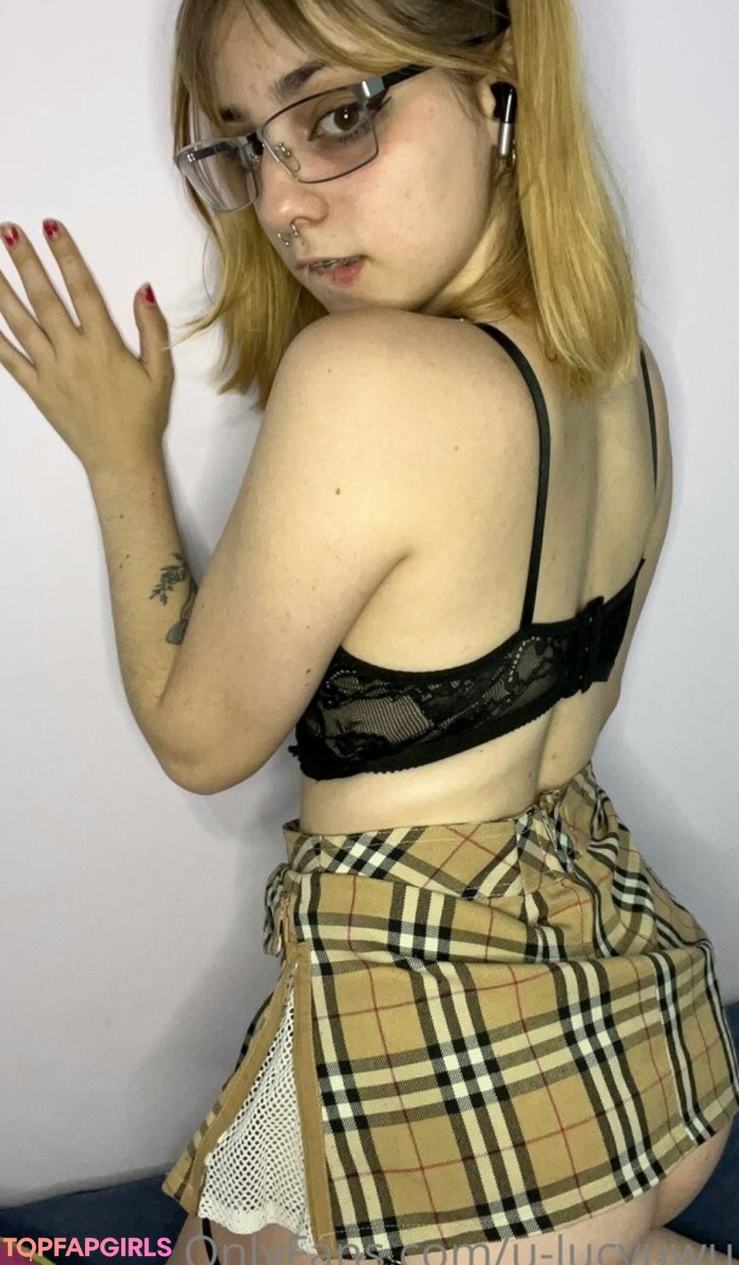 Naakte gelekte OnlyFans-foto van Princ3slucy #62 Naakte gelekte OnlyFans-foto van Princ3slucy #62