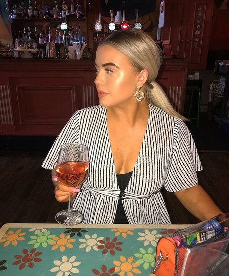 Naakte gelekte OnlyFans-foto van Libbyrebecca