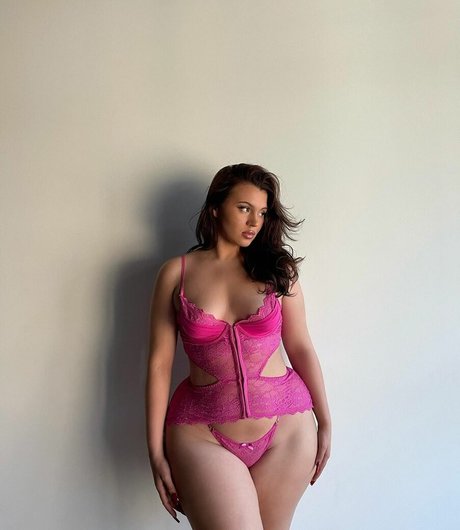 Naakte gelekte OnlyFans-foto van Valeria Vendetta