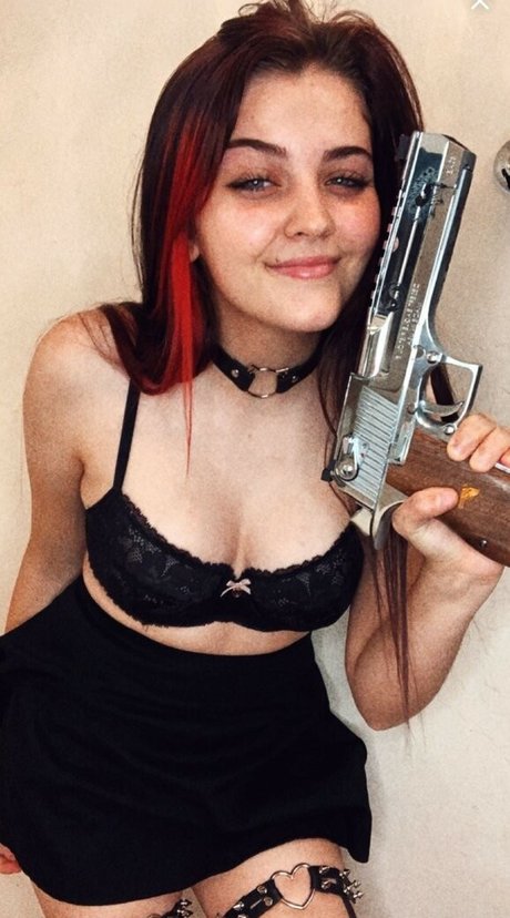 Naakte gelekte OnlyFans-foto van Shooterdanyela