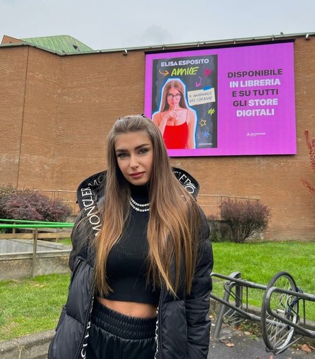 Naakte gelekte OnlyFans-foto van Elisa Esposito