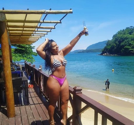 Naakte gelekte OnlyFans-foto van Pattricia Araujo