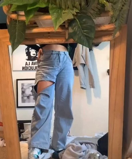 Naakte gelekte OnlyFans-foto van Kaitlin Florida James